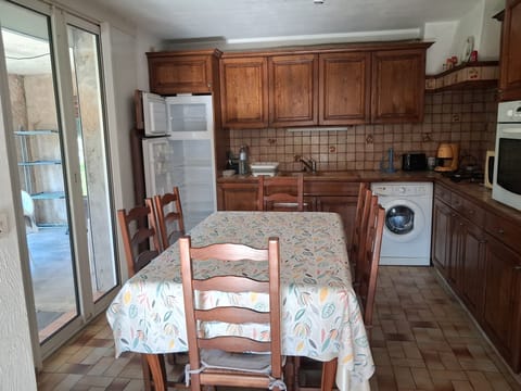 F2 rental on the ground floor Apartment in Mouans-Sartoux
