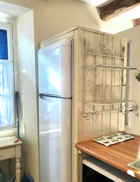 Full size fridge and freezer