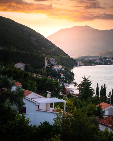 Zazenda House in Sunset

