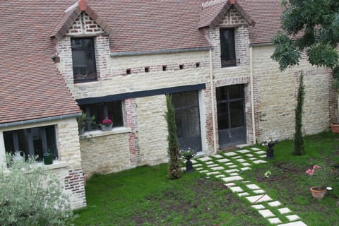 Front side (large garden behind)