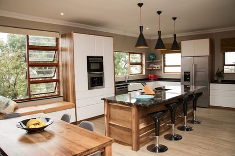 A' Queenslin Kitchen