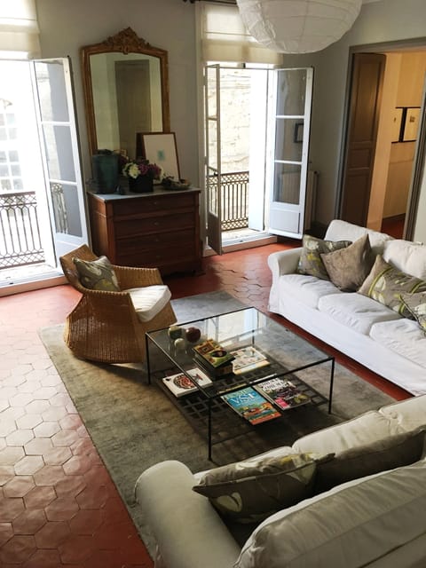 Light and airy sitting room