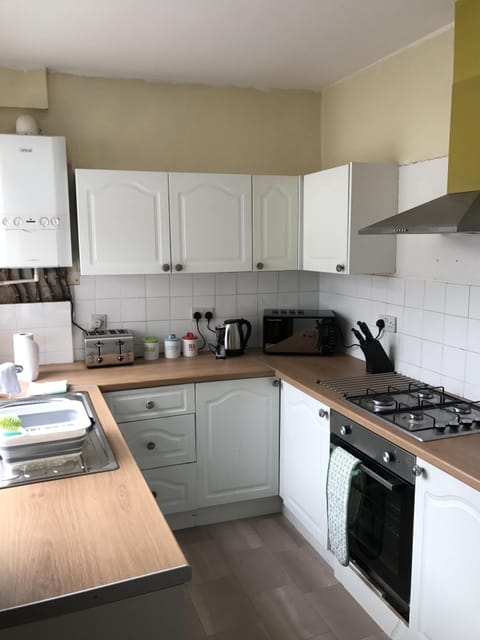 Modern Fitted Kitchen