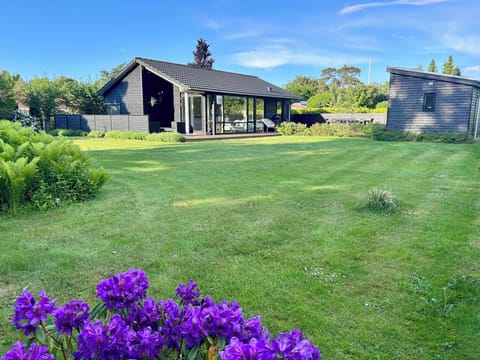 Summerhouse and annex