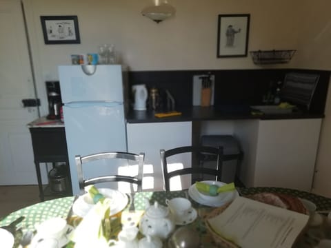 Well equipped Dining kitchen