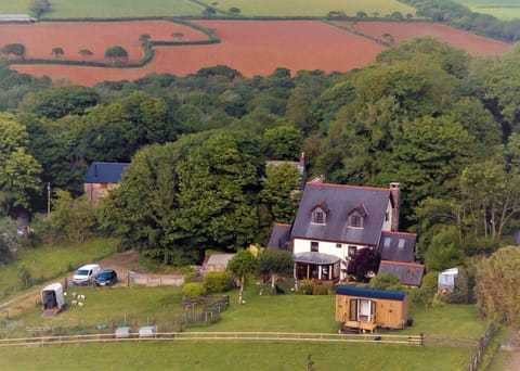 Demelza Cottage is nestled in the heart of the Cornish countryside
