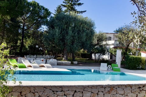 Pool with traditional dry wall