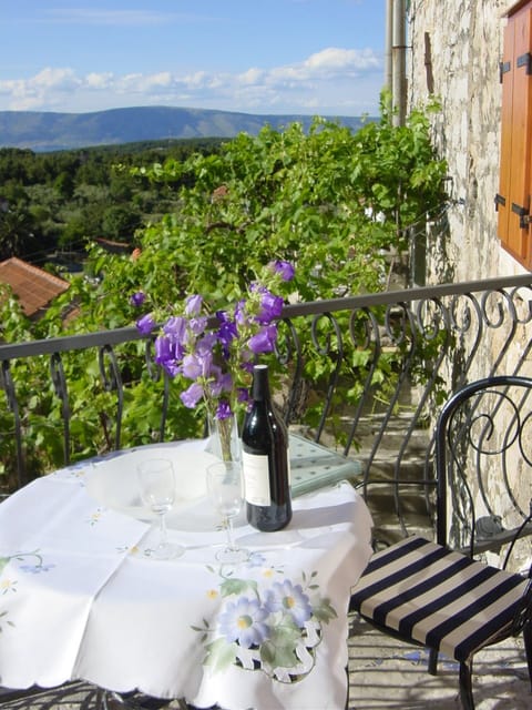 Middle floor terrace