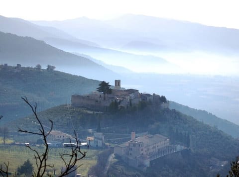 The castle of Campello Alto rises above the Spoleto Valley