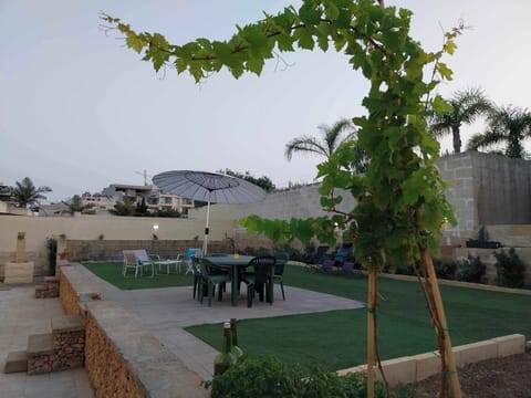 A lovely evening spent on your very own private back garden.