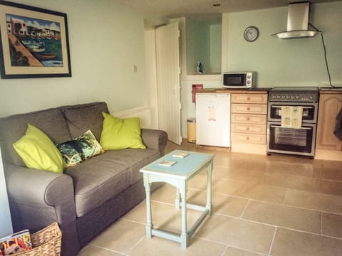 kitchen/living space