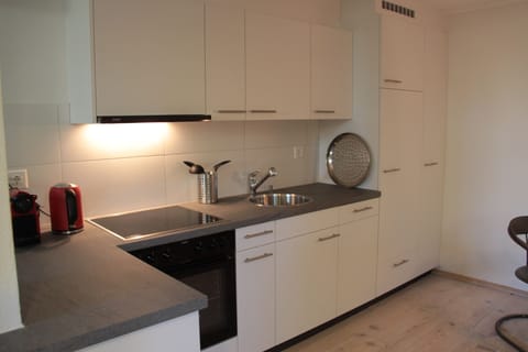 kitchen and coffee/tea