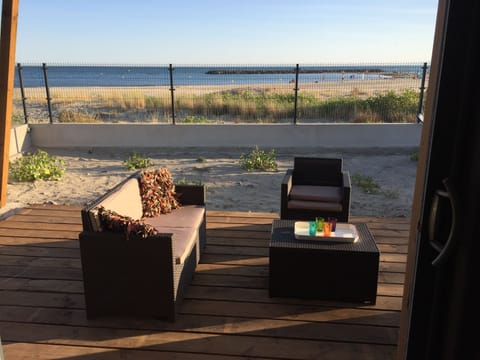 External lounge furniture provided for the wood terrasse (50 m²)