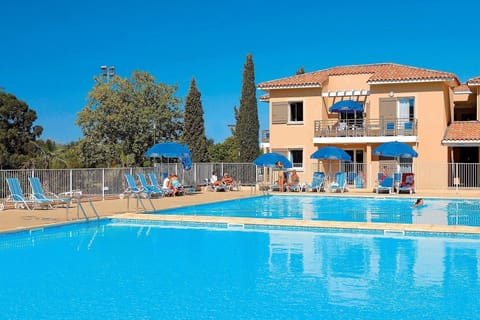 Holiday Home Swimming Pool