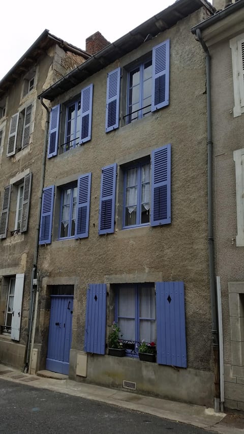 the front of Maison de Lavande
