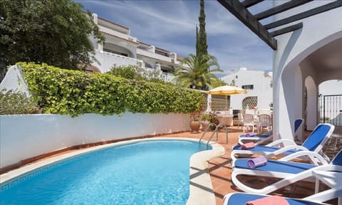 Private pool (heatable)
