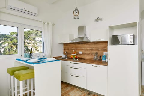 Deluxe Bayview Studio apartment – Panoramic Sea view & parking in Tivat Monteneg