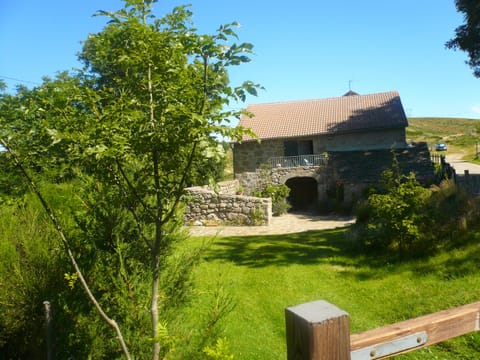 Visitors entrance to private garden
