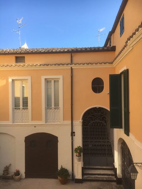 Gated Centre Courtyard