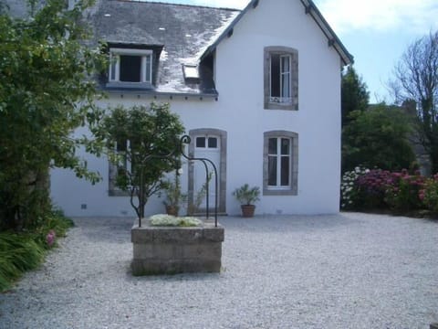 The courtyard and the house main entrance.