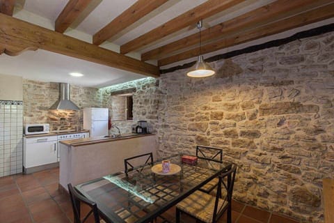 Kitchen or kitchenette,Living room,Dining area