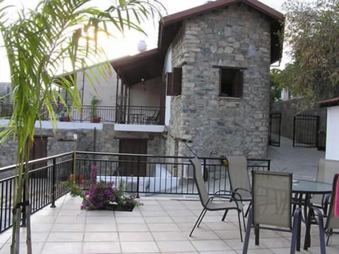 Side of the house from the pool patio