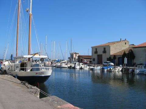 Marseillan port
