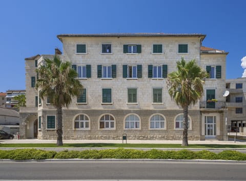 Location - West Coast