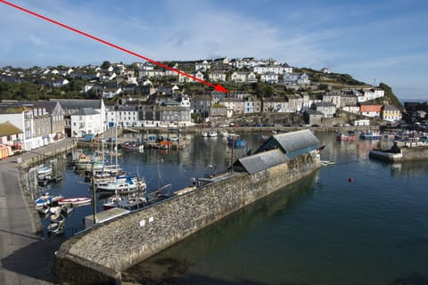 Thimble Cottage in the harbour 
