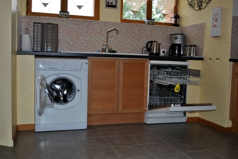 Kitchen - washing machine, dish washer, coffee maker