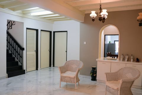 Spacious living room..