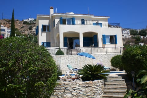 View of the back of the villa from the garden