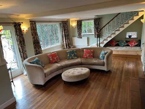 Farmhouse lounge 