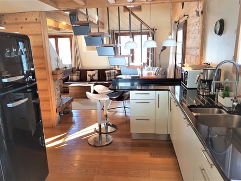 Kitchen (looking through to living room)