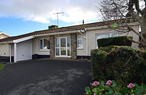 Near to Beach, Pet Friendly