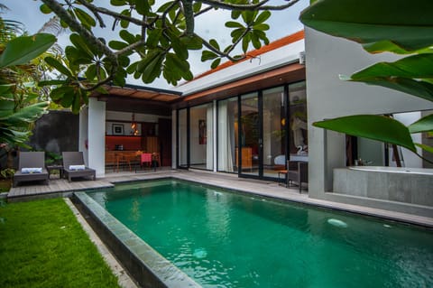 Romantic villa in the heart of Legian