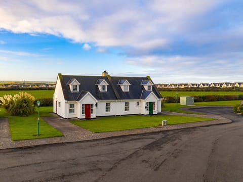 Ballybunion Holiday Cottage No.27, Ballybunion, County Kerry