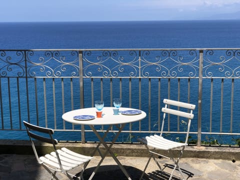 Terrace of Palazzo Pizzo Guest Residence 