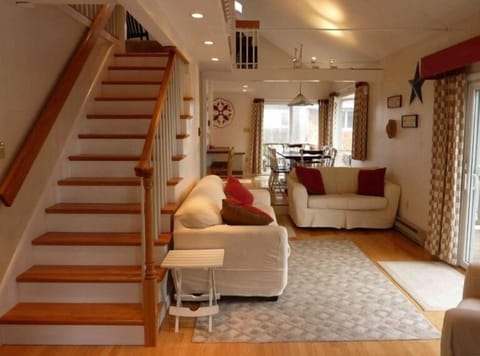 OceanSong - Living & Dining Rooms