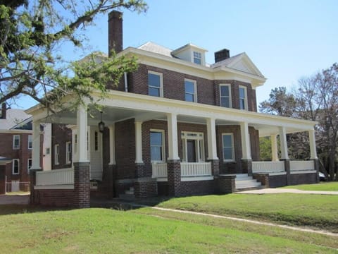 The Dryden House Beachfront