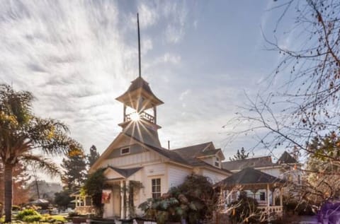 Schoolhouse built in 1891 5,000 sq ft on 2 acres
