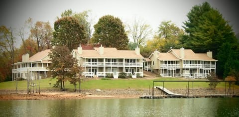 Small townhouse complex-only 3 buildings and just 9 units.