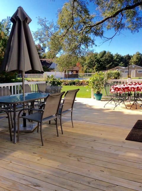 Lots of deck seating.