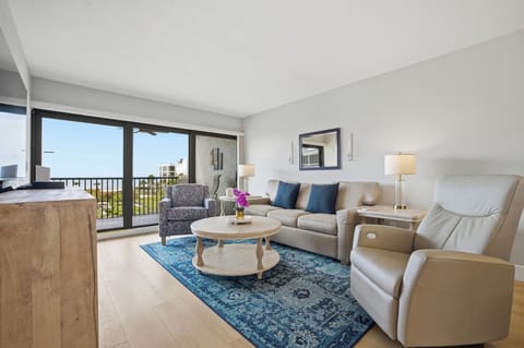 LIVING ROOM WITH GULF VIEWS