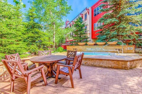Silver Mill Lodge outdoor area