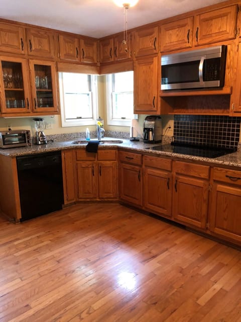 Fully Stocked Kitchen with Ceramic Cooktop, Convection Oven, Dishwasher