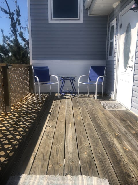 Upper deck & entrance to house