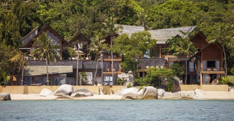 950 sqm villa with fantastic beach and ocean views