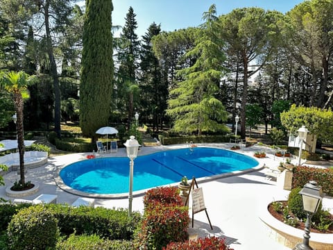 The stunning pool area