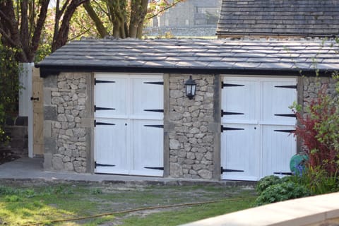 Stables with exclusive use of the lockable  right hand store for guests bikes et